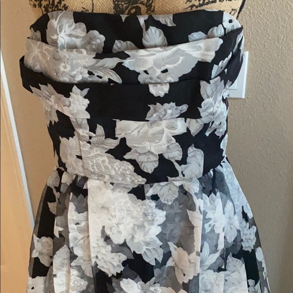 Betsy & Adam high low gown - Picture 5 of 7